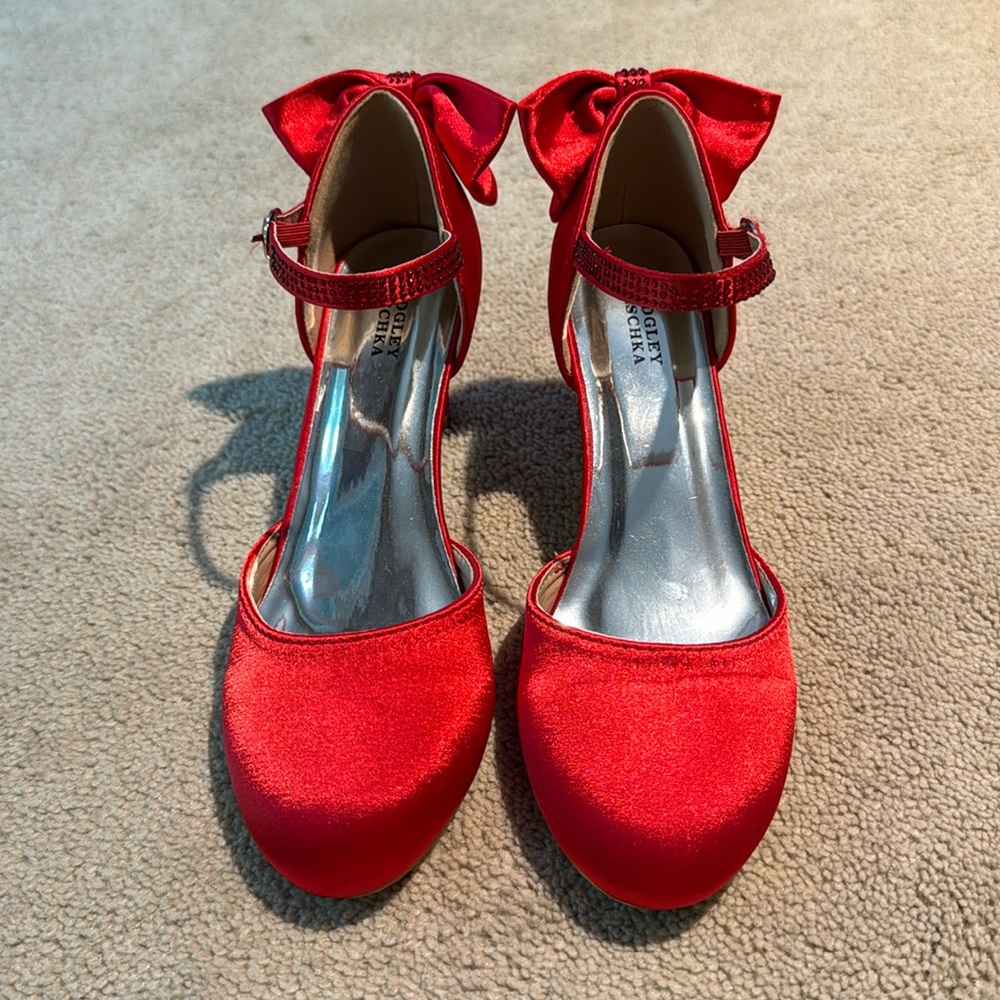 Badgley Mischka Satin Bow heels